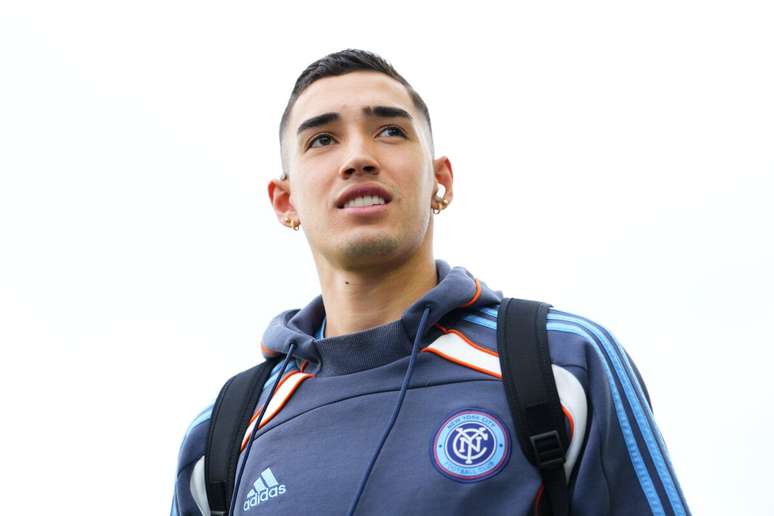 Juli&aacute;n Fern&aacute;ndez ter&aacute; que decidir qual ser&aacute; o destino para o seu futuro &ndash;