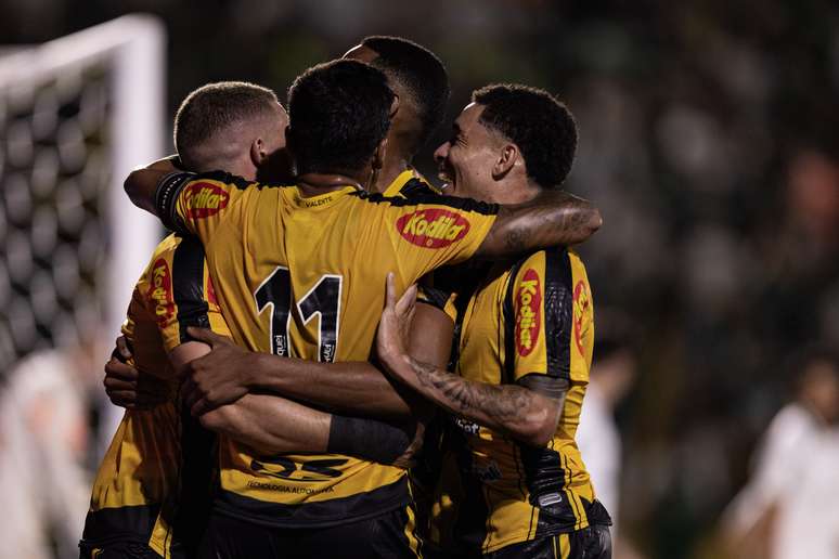 ఈ మంగళవారం, 20వ తేదీన కాంపియోనాటో పాలిస్టాలో 4-0 విజయంతో 10 సంవత్సరాలలో పాల్మెయిరాస్ ఎదుర్కొన్న అతిపెద్ద ఓటమిని గ్రెమియో నోవోరిజోంటినో సాధించాడు.