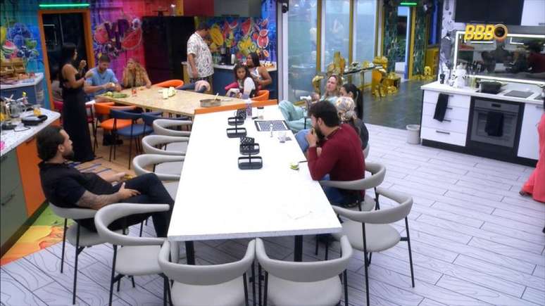 Ana Paula e Brigido brigam