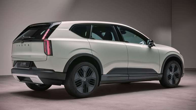 Novo Volvo EX60 Cross Country