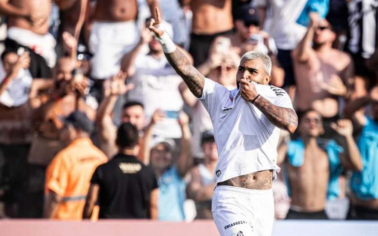 Gabigol deve estar &agrave; disposi&ccedil;&atilde;o de Vojvoda para enfrentar o Corinthians &ndash;