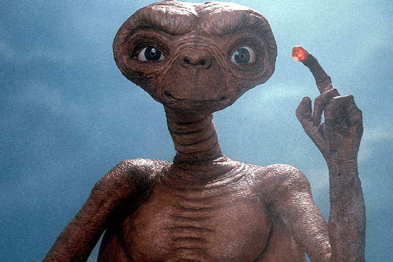 Em &ldquo;E.T. &ndash; O Extraterrestre&rdquo;, a hist&oacute;ria da amizade entre uma crian&ccedil;a e um ser de outro planeta aborda temas como empatia, solid&atilde;o e aceita&ccedil;&atilde;o de forma sens&iacute;vel e delicada 