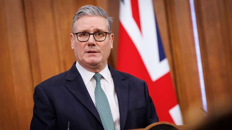 '&Eacute; no interesse nacional do Reino Unido que continuamos a trabalhar com os americanos em assuntos de defesa, seguran&ccedil;a e intelig&ecirc;ncia', segundo o primeiro-ministro brit&acirc;nico, Keir Starmer