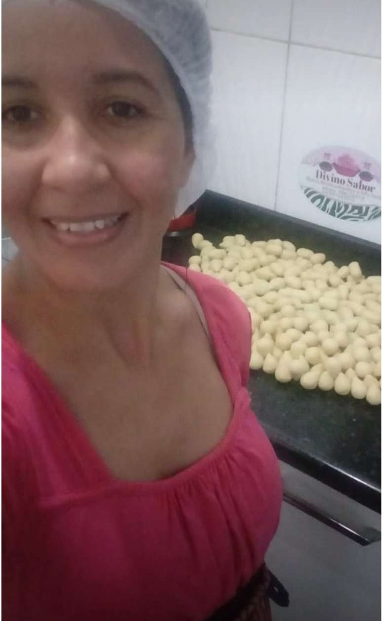 Patr&iacute;cia em 2018, quando j&aacute; vendia os pr&oacute;prios salgados 