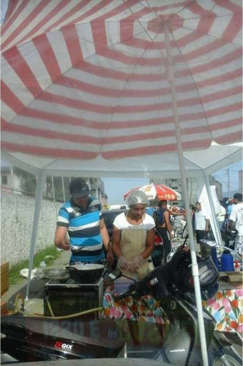 Quando come&ccedil;ou com a venda de salgados, confeiteira esteve na feira do rolo para conseguir mais clientes