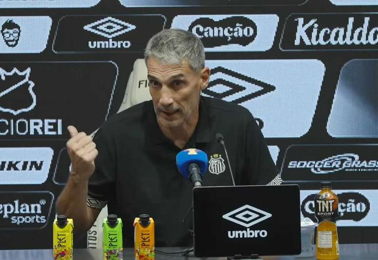 Vojvoda enxerga evolu&ccedil;&atilde;o dentro do Santos, apesar de in&iacute;cio complicado no Paulist&atilde;o &ndash;