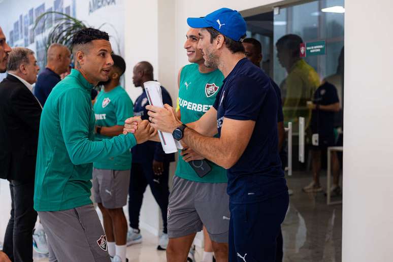 Zubeld&iacute;a em contato com Arana, refor&ccedil;o do Fluminense &ndash;