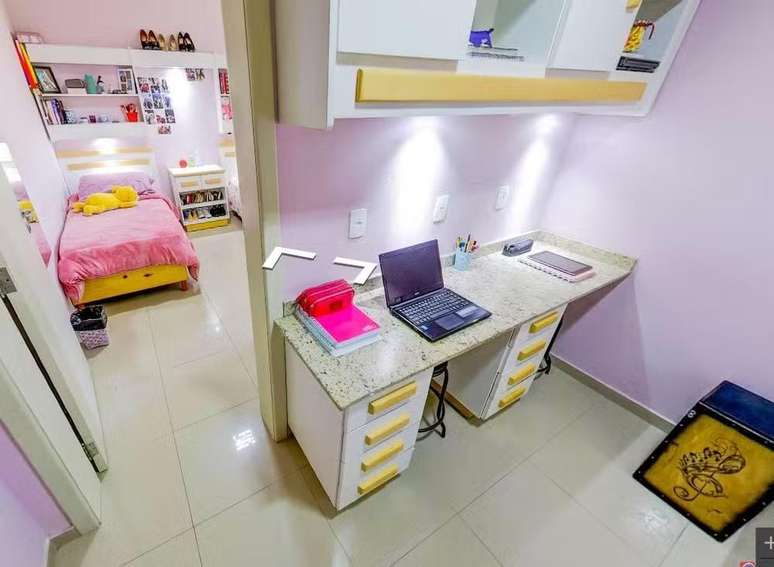 Quarto da Samira no internato.