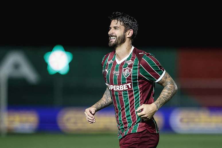 Everaldo comemora gol pelo Fluminense &ndash;