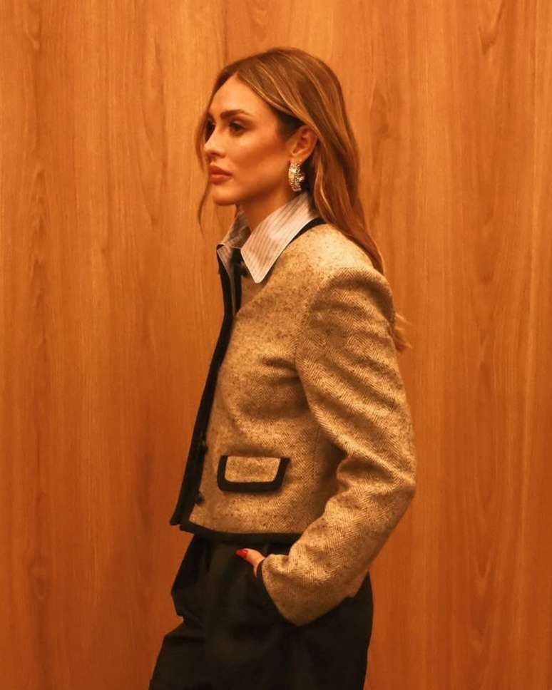 Isabelle Drummond caracterizada como Naiane