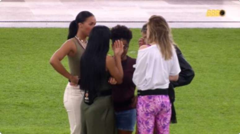 Ana Paula e aliadas discutem voto