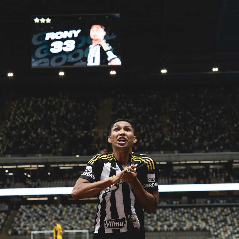 Rony est&aacute; pr&oacute;ximo do Corinthians. 