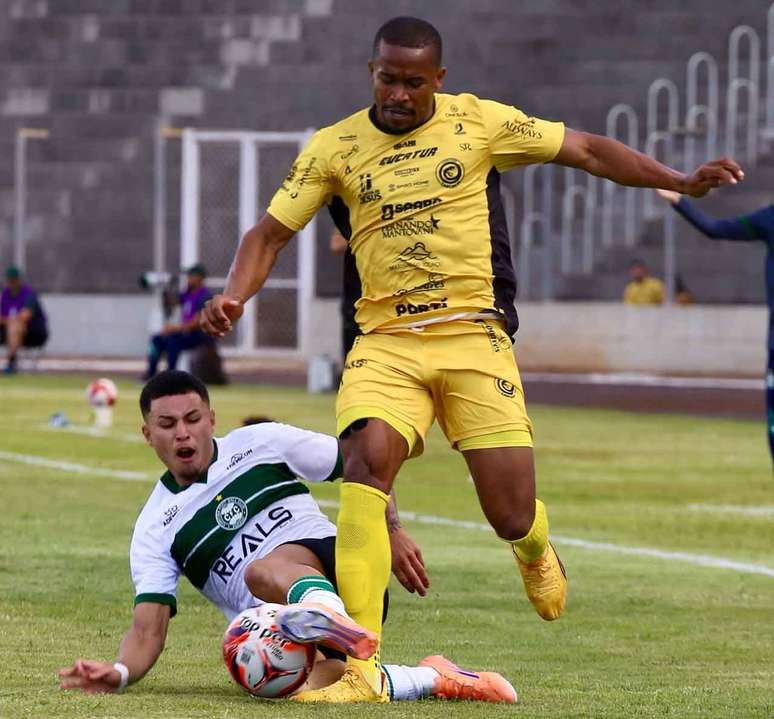 Cascavel e Coritiba mediram for&ccedil;as na tarde deste s&aacute;bado (24) &ndash;