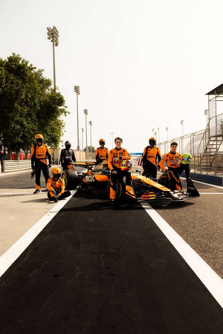 మెక్‌లారెన్ బృందం - పునరుత్పత్తి/X/మెక్‌లారెన్