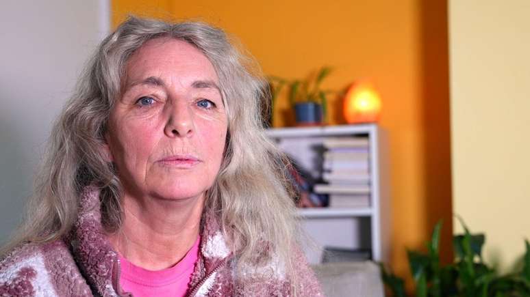 Janet diz que quer que se fa&ccedil;a mais para enfrentar a viol&ecirc;ncia contra as mulheres