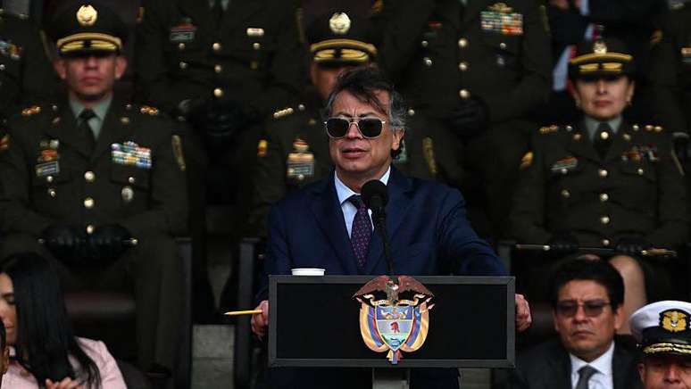 Como sua pol&iacute;tica de paz n&atilde;o produziu os resultados esperados, Petro endureceu sua pol&iacute;tica de seguran&ccedil;a contra grupos armados