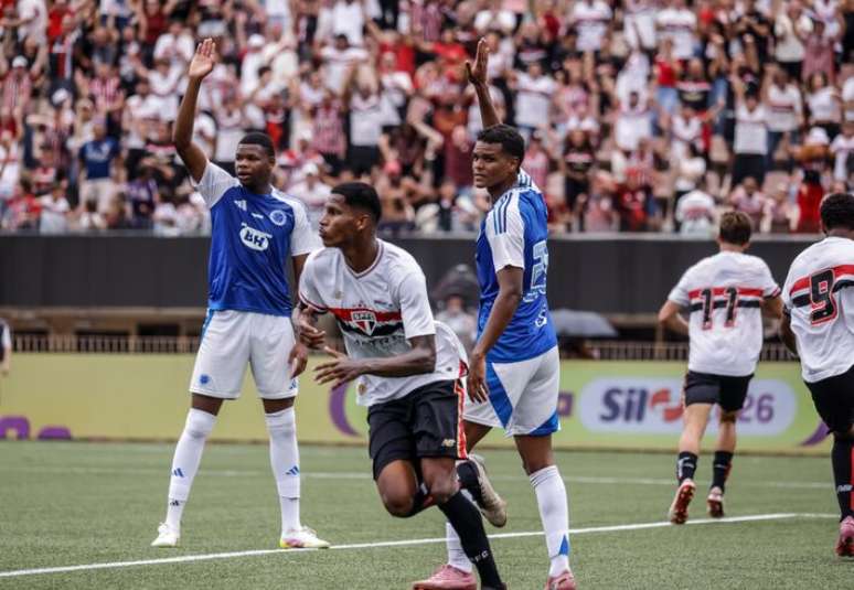 O zagueiro Isac fez o &uacute;nico gol do S&atilde;o Paulo na final.