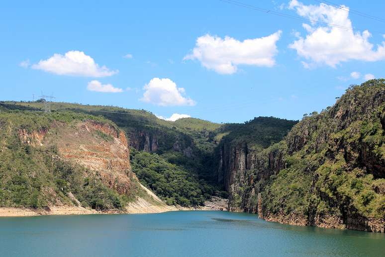 Para aproveitar a Trilha do Sol e as demais atra&ccedil;&otilde;es do Lago de Furnas, a organiza&ccedil;&atilde;o da visita&ccedil;&atilde;o faz diferen&ccedil;a &ndash; Mateus S. Figueiredo/Wikimedia Commons