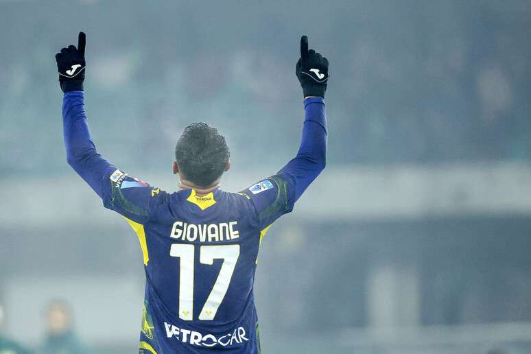 Azzurri అథ్లెట్‌ను కొనుగోలు చేయడానికి సుమారు 20 మిలియన్ యూరోలు వెచ్చించారు