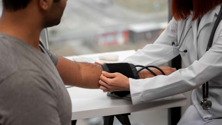 మీ ఆరోగ్యాన్ని జాగ్రత్తగా చూసుకోవడానికి సాధారణ పరీక్షలను చూడండి