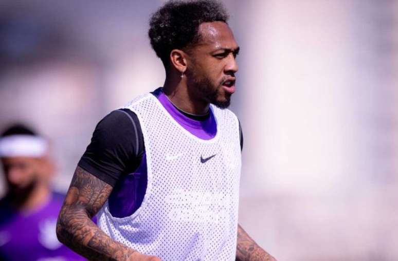 జోస్ మార్టినెజ్ బ్రెజిల్‌కు తిరిగి రావడానికి ఇప్పటికీ పాస్‌పోర్ట్ లేదు -