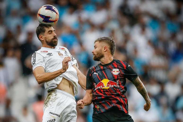 Santos e Bragantino mediram for&ccedil;as neste domingo (25/1), na Neo Qu&iacute;mica Arena, a casa do Corinthians &ndash; Foto de Ari Ferreira/Red Bull Bragantino.