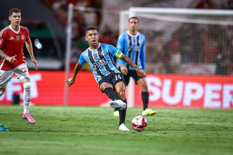 Marcos Rocha foi um dos titulares do Gr&ecirc;mio, que tiveram dificuldades durante o cl&aacute;ssico &nbsp;&ndash;
