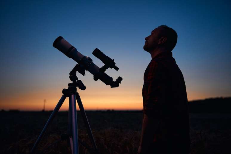 A Lua Crescente &eacute; ideal para iniciantes na observa&ccedil;&atilde;o astron&ocirc;mica identificar relevos no astro 