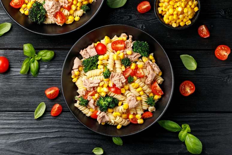 Salada de macarr&atilde;o com atum light 