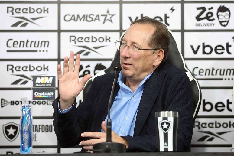 Apesar de realizar contrata&ccedil;&otilde;es na janela de transfer&ecirc;ncias, Botafogo n&atilde;o est&aacute; liberado para inscrev&ecirc;-los pelo transfer can ainda em vig&ecirc;ncia &nbsp;&ndash;