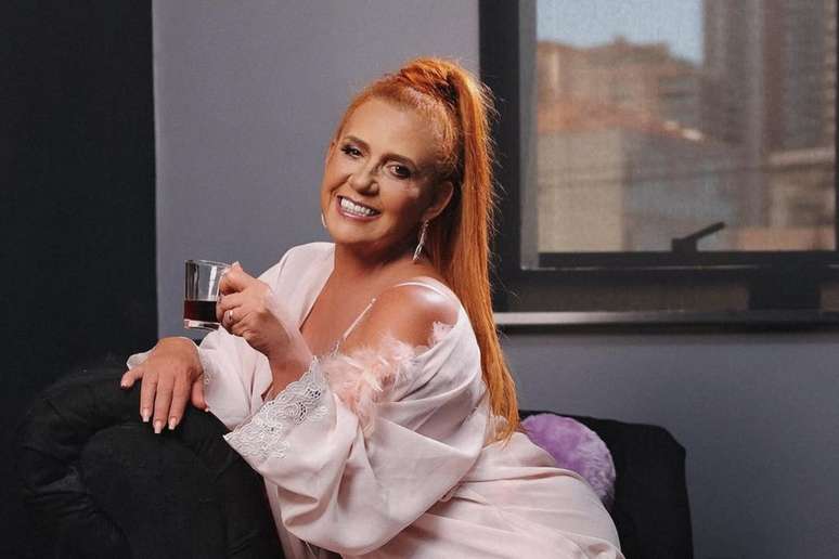 Rita Cadillac, dan&ccedil;arina, ex-chacrete, ex-A Fazenda