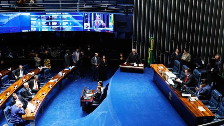 Depois da indica&ccedil;&atilde;o do presidente da Rep&uacute;blica, o nome do candidato a ministro do STF &eacute; enviado ao Senado Federal, que realiza uma sabatina na Comiss&atilde;o de Constitui&ccedil;&atilde;o e Justi&ccedil;a &ndash; depositphotos.com / thenews2.com