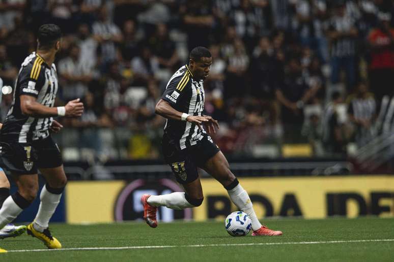 Sem encantar no Atl&eacute;tico, J&uacute;nior Santos pode parar no Bahia &ndash;