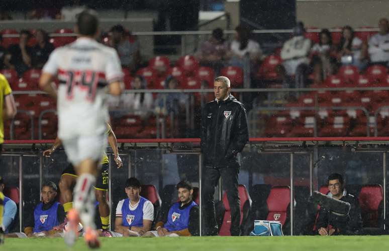 Crespo vem respaldando elenco durante troca na presid&ecirc;ncia do S&atilde;o Paulo &ndash;
