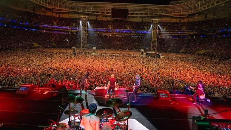 அலையன்ஸ் பார்க் தரவரிசையில் முன்னணியில் உள்ளார் மற்றும் தென் அமெரிக்காவின் முக்கிய கச்சேரி அரங்காக தன்னை ஒருங்கிணைத்துக்கொண்டார் (வெளிப்படுத்துதல்)