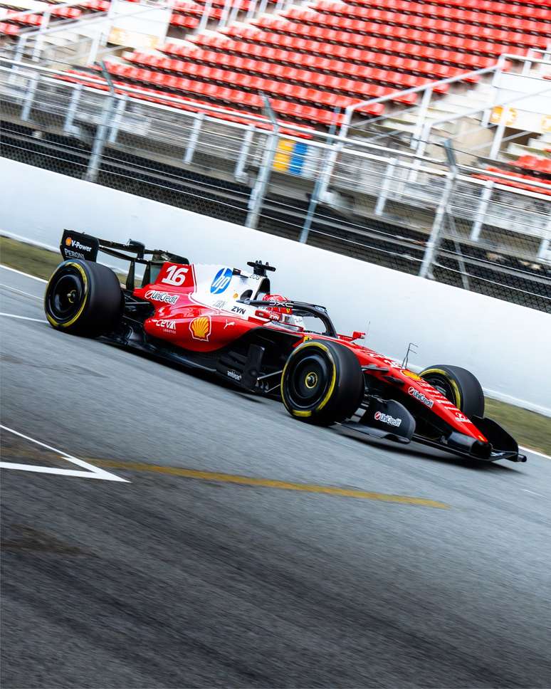 Charles Leclerc durante os testes