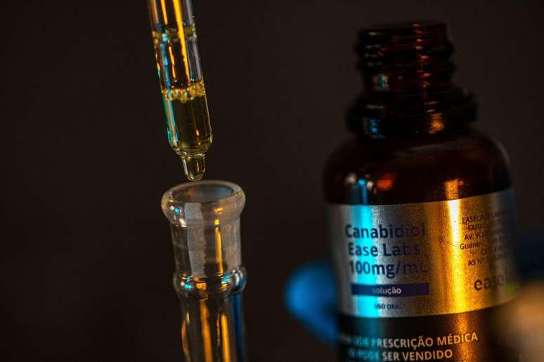 Uma produ&ccedil;&atilde;o de &oacute;leo de cannabis em Belo Horizonte