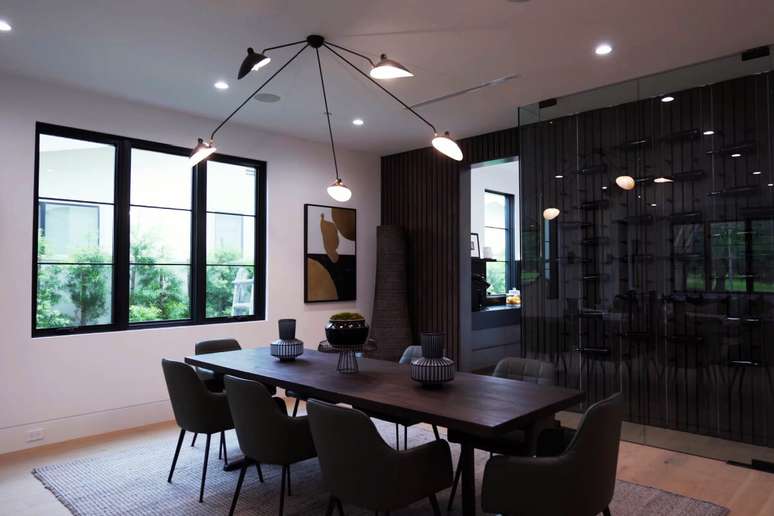 A decora&ccedil;&atilde;o contempor&acirc;nea valoriza tons neutros, superf&iacute;cies lisas e espa&ccedil;os abertos e livres 