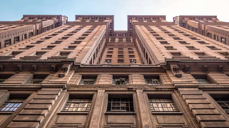 Mais do que um espa&ccedil;o de passagem, o Vale do Anhangaba&uacute; guarda no subsolo um dos mais ricos registros da mem&oacute;ria urbana paulistana &ndash; depositphotos.com / diegograndi