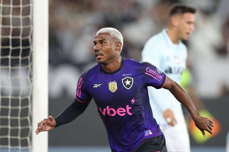 Vasco negocia com Cuiabano, do Nottingham Forest e que estava no Botafogo &ndash;