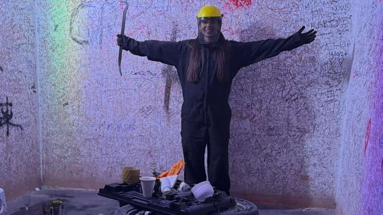 Deena conta que visitou uma 'sala da f&uacute;ria' para experimentar algo diferente