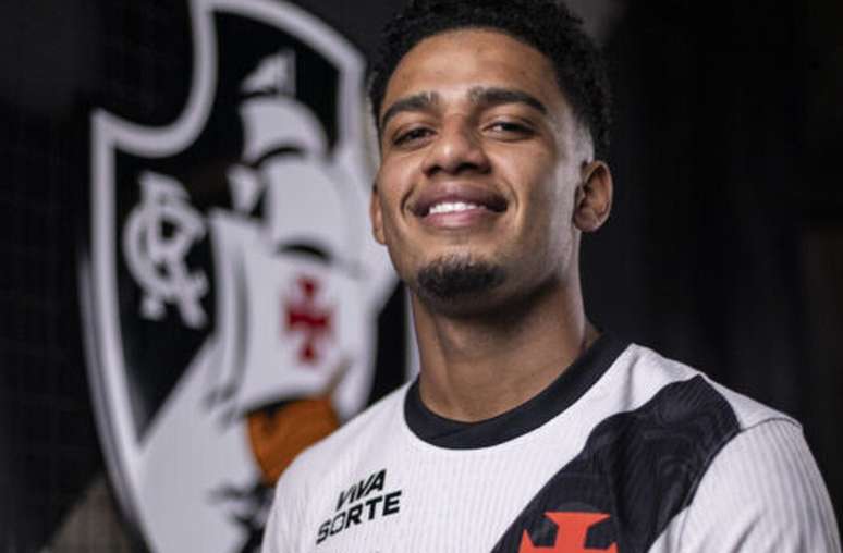 Atacante chega para o lugar de Vegetti, hoje no Cerro Porte&ntilde;o &ndash;