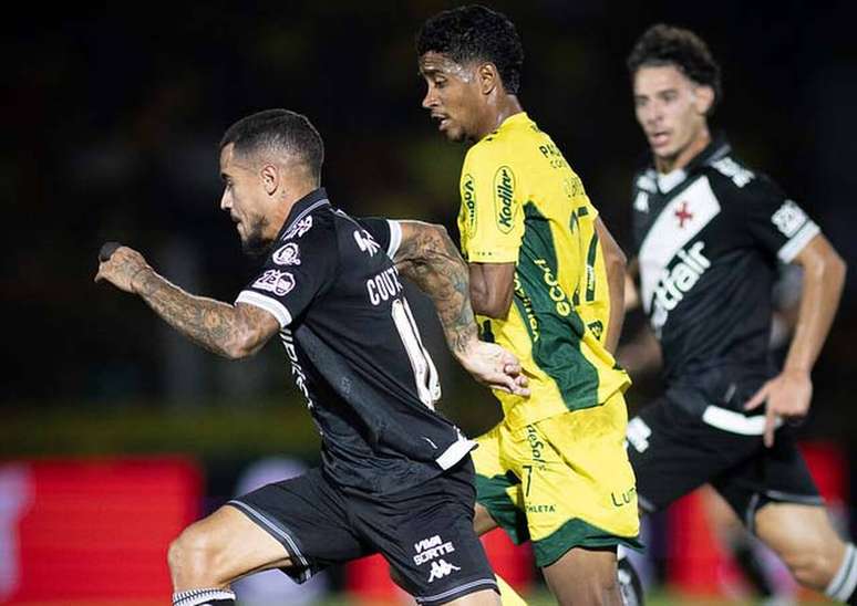 Coutinho e Nuno Moreira est&atilde;o confirmados como titulares do Vasco na estreia do Brasileir&atilde;o. Fotos: Matheus Lima/Vasco.