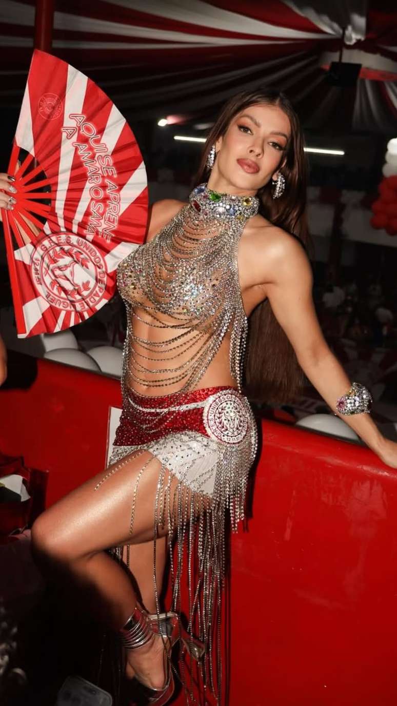 Jaquelline Grohalski na quadra da Unidos de Padre Miguel