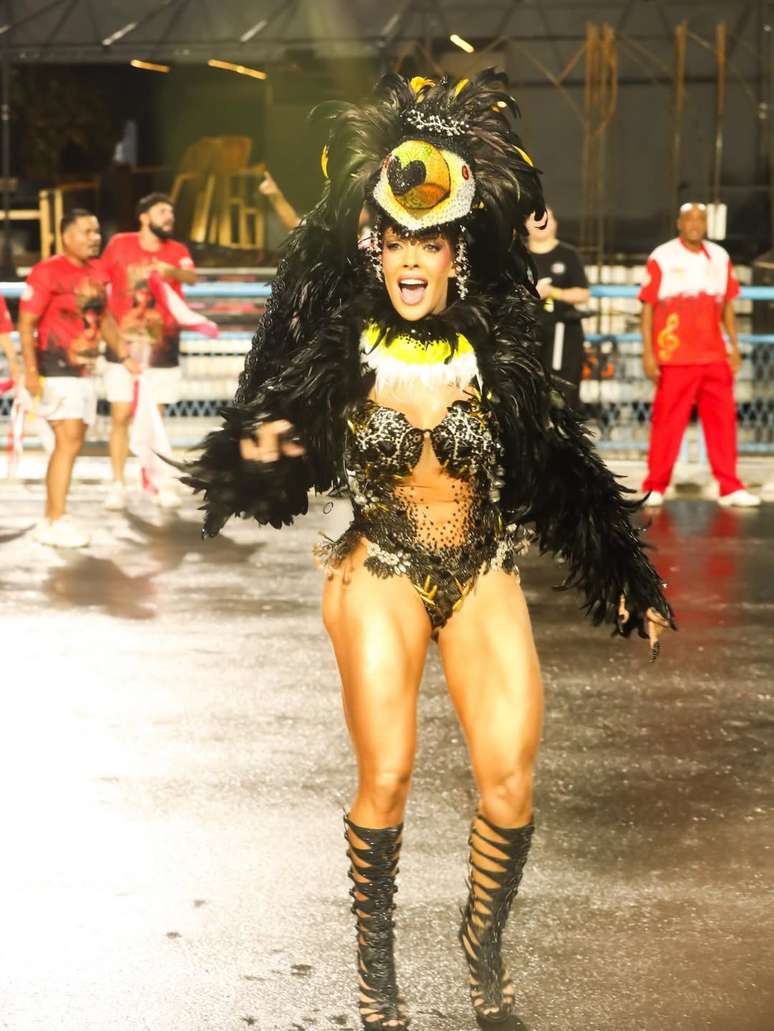 Jaquelline Grohalski em ensaio t&eacute;cnico na Sapuca&iacute;