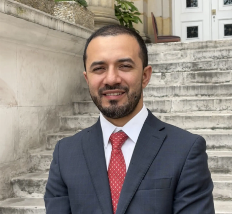 O deputado Di&oacute;genes Quintero &eacute; uma das 15 pessoas que estavam a bordo do avi&atilde;o que caiu