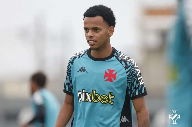 Riquelme foi destaque na base, mas n&atilde;o conseguiu repetir o desempenho do profissional.