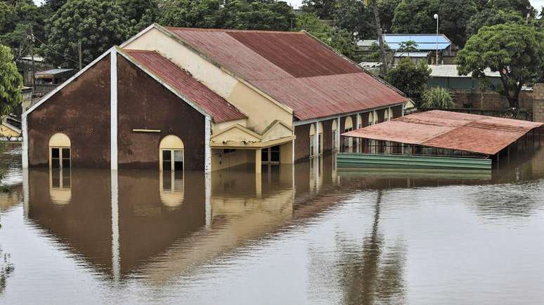 Algumas &aacute;reas da capital, Maputo, tamb&eacute;m est&atilde;o submersas.
