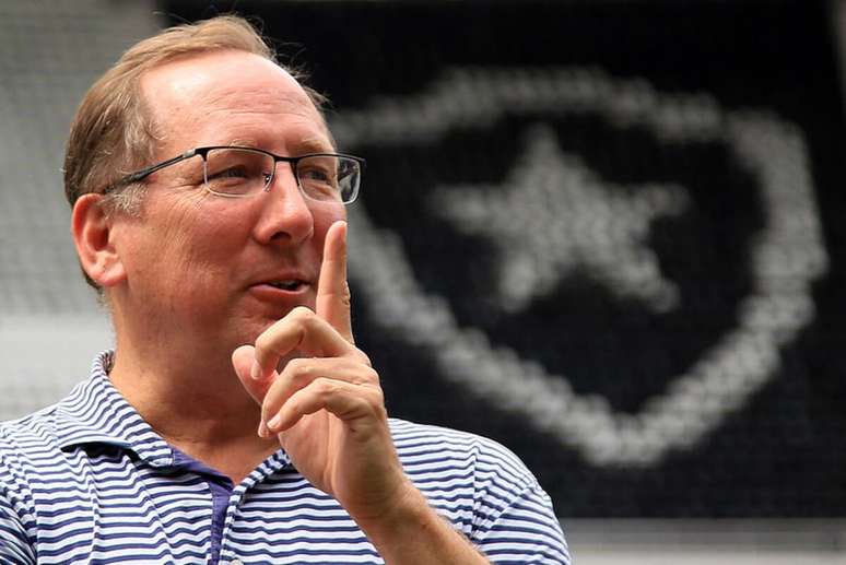 Textor sem clima para atender &agrave; torcida &ndash;