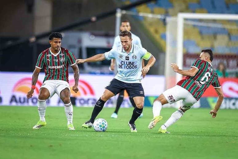 Assim como os companheiros do meio-campo, Arthur teve performance t&iacute;mida e interferiu na cria&ccedil;&atilde;o de jogadas do Gr&ecirc;mio &nbsp;&ndash;